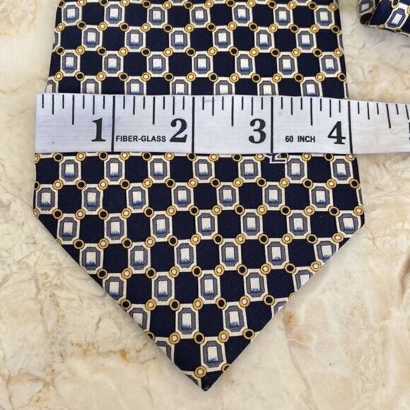 Yves Saint Laurent 100% Silk Tie - Picture 5 of 6